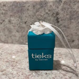 Tieks mini box tree ornament (Tieks Advent Calendar 2025)